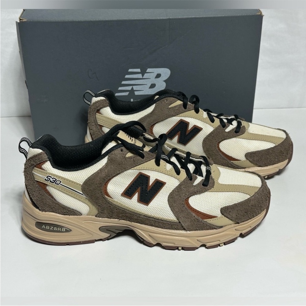 New Balance Men's Sneakers in Cream, Brown & Black